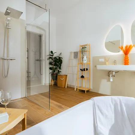 K6 Luxe Near Schlossberg Apartman